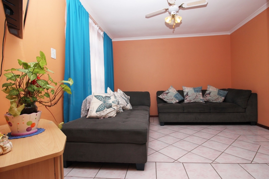 3 Bedroom Property for Sale in Wetton Western Cape